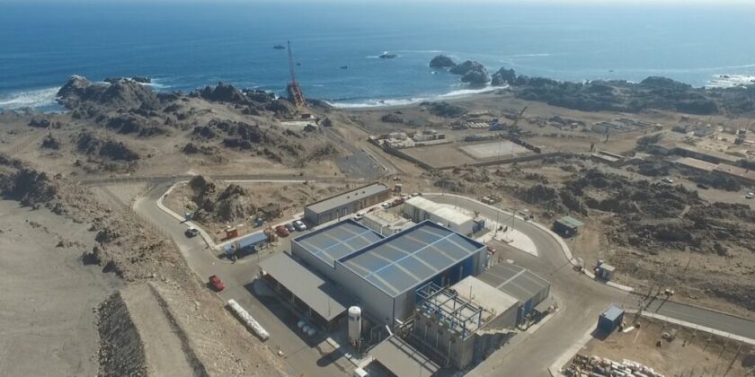Proyecto de ingeniería básica de la estructura del muelle auxiliar de Radomiro Tomic, Chile