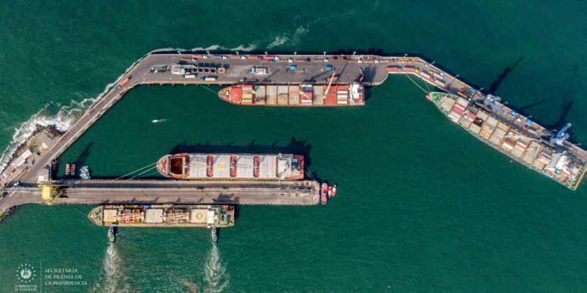 Ingeniería de detalle de la tubería submarina y plet de la terminal de gas en Acajutla, El Salvador