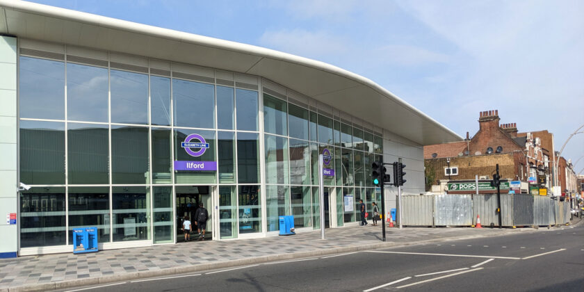 Mejora de la línea principal de metro Great Eastern, estaciones Romford e Ilford, Reino Unido
